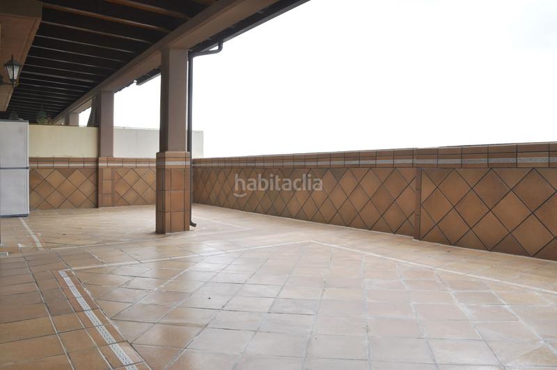 Foto f541f5ca-5e32-4a8a-abb6-7a43b9fa7684. Àtic amb calefacció aparcament a Parque Avenida Jerez de la Frontera