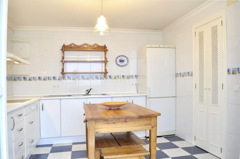 Foto f42d3a70-941b-4872-8b21-93d0ed774bd3. Casa adossada amb aparcament a El Altillo Jerez de la Frontera