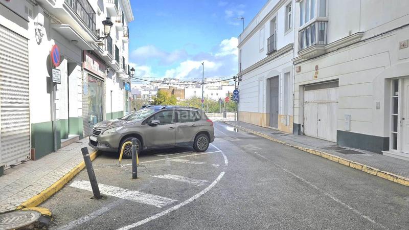 Foto e5f1cf6b-9b59-49a9-993c-659d40ee4b8f. Autoparkplatz in Núcleo urbano Chiclana de la Frontera