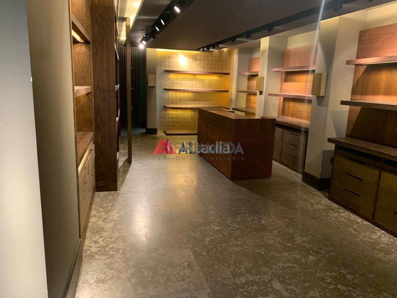 Foto 9c379374-1fcb-4104-82b8-818c6f03ea79. Geschäftsraum in calle calle de la fuente 4 in Núcleo urbano Chiclana de la Frontera