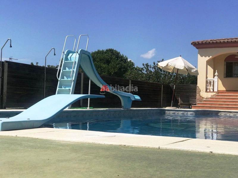 Foto 0fe61af2-f3cd-4d7e-9c92-abee986ca5e7. Chalet with heating parking pool in Las Lagunas - Campano Chiclana de la Frontera