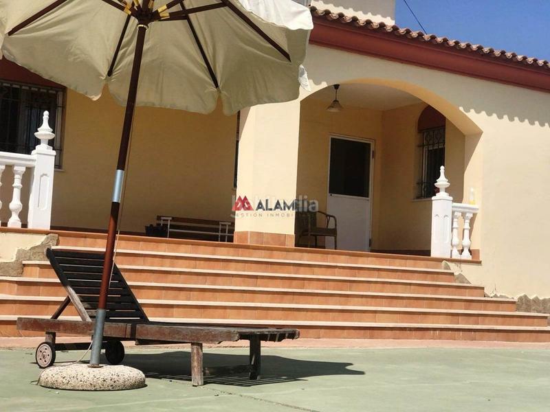 Foto 2664e736-e076-418a-8fb9-77a9ebfe2c6a. Chalet with heating parking pool in Las Lagunas - Campano Chiclana de la Frontera