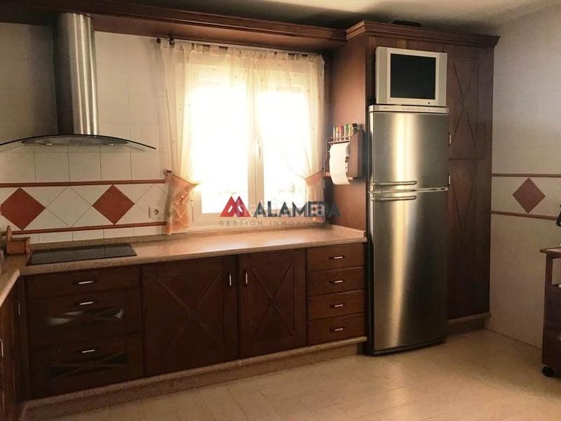 Foto 556ae18d-d3ae-4e43-a5e9-4ae6327b0aed. Chalet with heating parking pool in Las Lagunas - Campano Chiclana de la Frontera