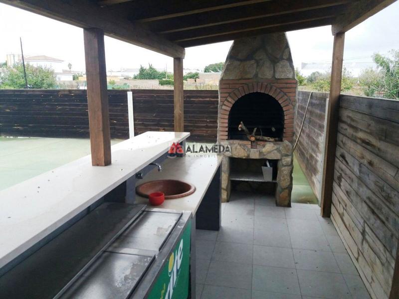 Foto 5870f191-bb0d-4c96-b0ad-25a6ea2502bd. Chalet with heating parking pool in Las Lagunas - Campano Chiclana de la Frontera