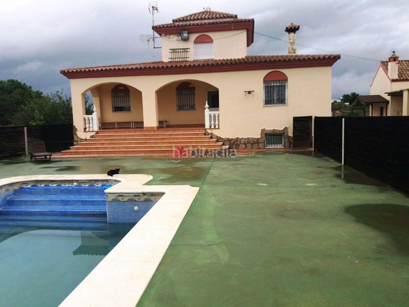 Foto b83230c9-b2af-44d4-9537-94ac92f1d844. Chalet with heating parking pool in Las Lagunas - Campano Chiclana de la Frontera