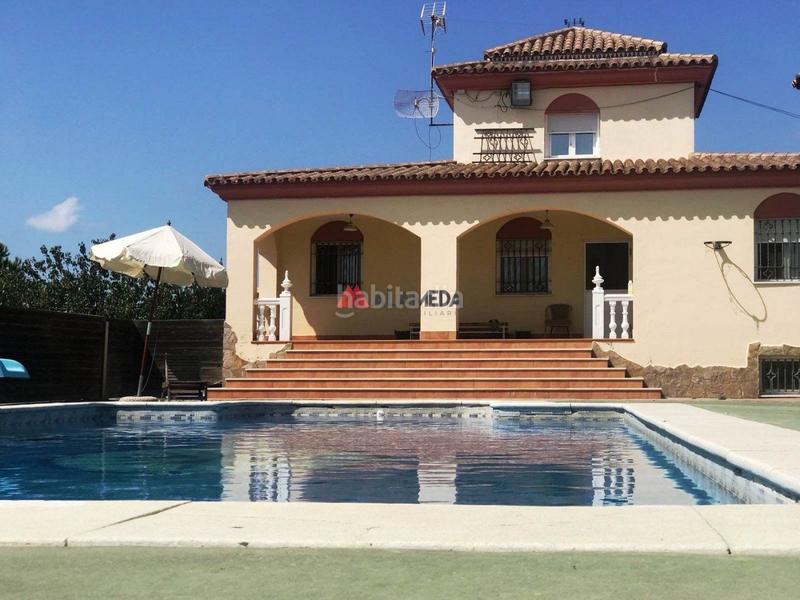 Foto e3927a59-1453-480a-b663-8afd9863db1d. Chalet with heating parking pool in Las Lagunas - Campano Chiclana de la Frontera