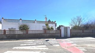 Xalet a Núcleo urbano. Chalet en parcela de 980 metros en soto del águila