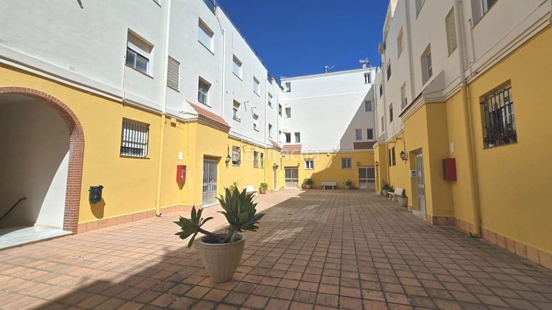 Foto f3532a00-f4af-4743-ba9c-1b7c81d5e6b5. Dúplex a La Banda - Campo de Fútbol Chiclana de la Frontera