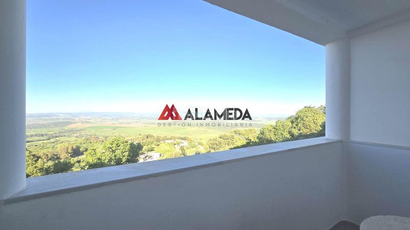 Foto 79f5e3ff-6ab1-4d34-a299-44022128024e. Edificio in Medina Sidonia