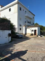 Masia a Barbate. Casa urbana con parcela rústica