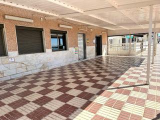 Local Comercial en Calle Acera del Mar