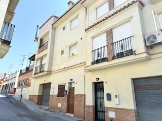Casa adosada en Barranco del diente 16. Casa en pleno centro de motril