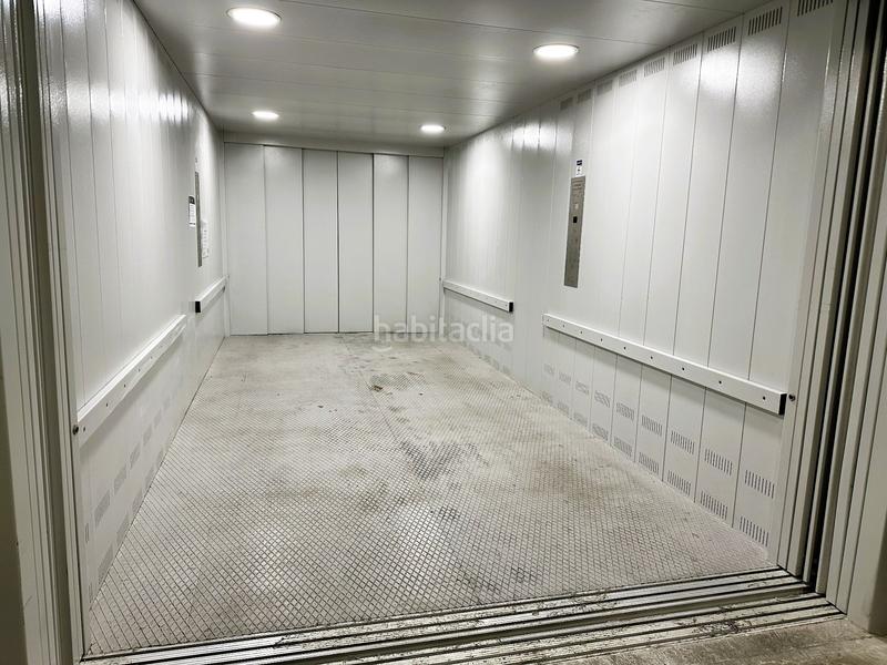 Foto 40747ab7-bcd4-48df-a23a-7ca794d1c6fe. Autoparkplatz in Motril ciudad Motril