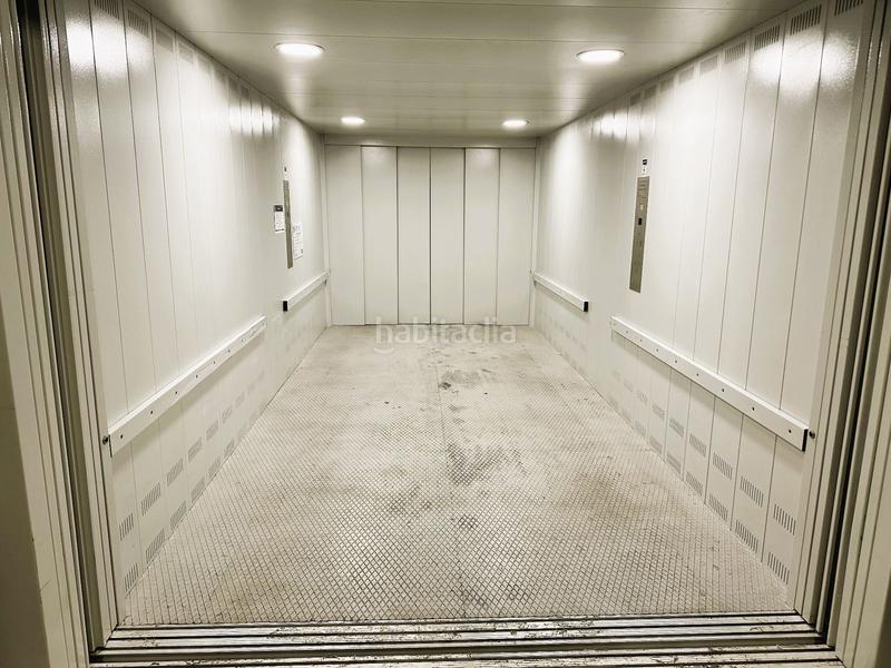 Foto 427d912f-fbcb-4aee-afe0-f457f1f2e7dc. Autoparkplatz in Motril ciudad Motril