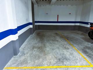 Aparcament cotxe a Motril  ciudad. Garaje en pleno centro