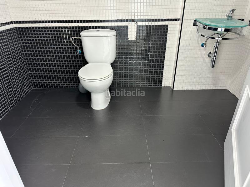 Foto 7679760b-401e-4ed9-b289-e1a12597aeb1. Local comercial local en zona pilar en Motril ciudad Motril