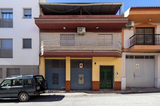 Casa adossada  Jesús del gran poder. Gran casa en pleno centro de motril