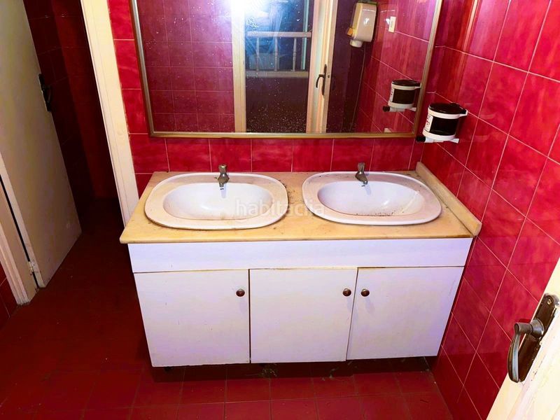 Foto a2017bd7-4fa9-49d8-8aa6-d7f160defe78. Business premise in depósito 21 in Motril ciudad Motril