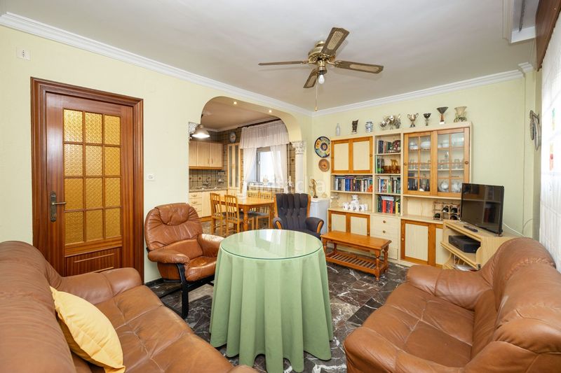 Foto e9c2f736-70ea-4483-87b5-9c40f3a78f54. Casa adossada amb calefacció aparcament a Motril ciudad Motril
