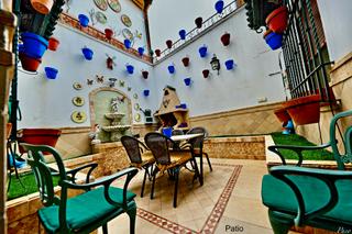 Casa  Plaza de colón. ¡descubre el hogar de tus sueños en pleno centro de córdoba! ubi