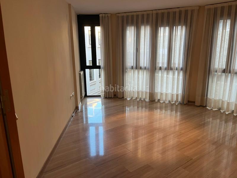 Foto 38675dd9-e3c3-44d4-9e3e-8ab09e4f8717. Location appartement avec chauffage parking dans Centro Córdoba