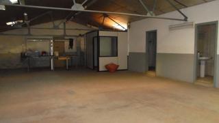 Lloguer Local Comercial a Vilamarina. Local cormecial en alquiler en viladecans