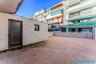 Pis a Castell-Poble Vell. Piso en el centro de castelldefels con terraza