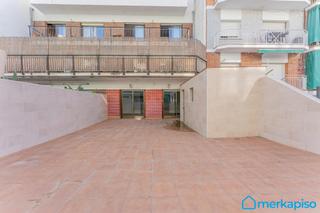 Pis a Castell-Poble Vell. Piso en el centro de castelldefels con terraza