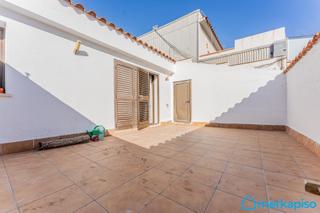 Dúplex a Castell-Poble Vell. Duplex en el centro con terraza