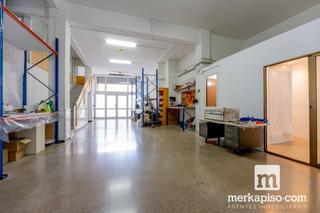 Business premise in Torrent Ballester. Local diáfano en viladecans