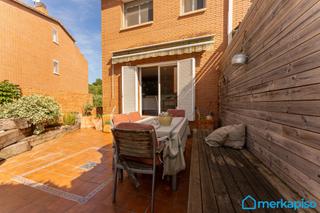 Haus in Sant Climent de Llobregat. Casa acogedora en sant climent