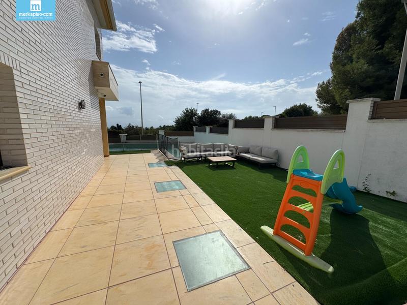 Foto 871a2fab-47a4-4a1d-afd2-a1558c21a23e. Casa con riscaldamento parcheggio piscina in Ciutat jardí Bonanova Calafell