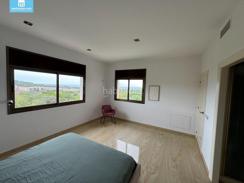 Foto 8cb992fb-1671-43b8-83a1-4bf803c45974. Casa con riscaldamento parcheggio piscina in Ciutat jardí Bonanova Calafell