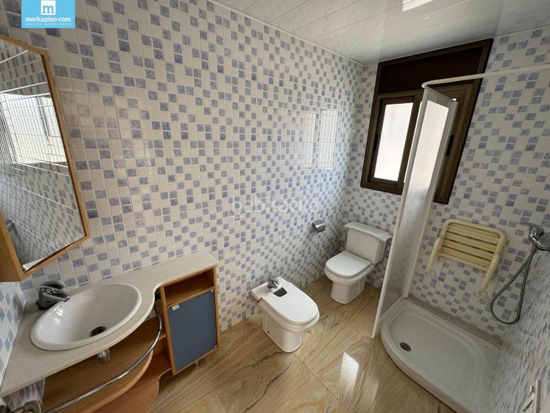 Foto 919a5563-dabd-41b9-a2d6-7ddb14176f2a. Casa con riscaldamento parcheggio piscina in Ciutat jardí Bonanova Calafell