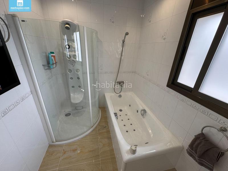 Foto d25aafac-aae9-4cd7-a3dc-678d12a39d59. Casa con riscaldamento parcheggio piscina in Ciutat jardí Bonanova Calafell