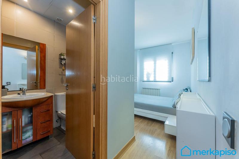 Foto a2245ee0-e917-47d1-bf27-b4da819bf8f9. Piso acogedor piso con parking y trastero en La Roureda Viladecans
