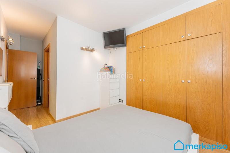 Foto a6ce1f6e-ceca-4da0-8ba1-d9df3dd6087d. Piso acogedor piso con parking y trastero en La Roureda Viladecans