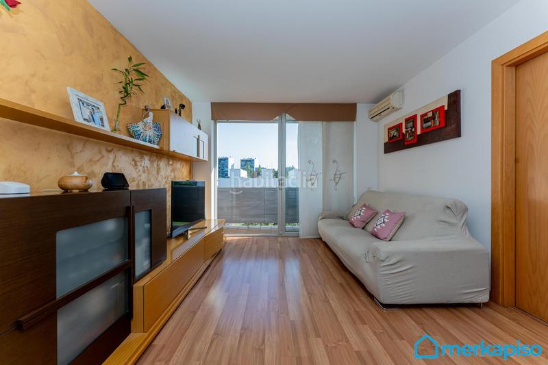 Foto 94876a8d-1bfa-4b5a-b4d8-d8e0cf47d83d. Flat with heating parking in Vilamarina Viladecans