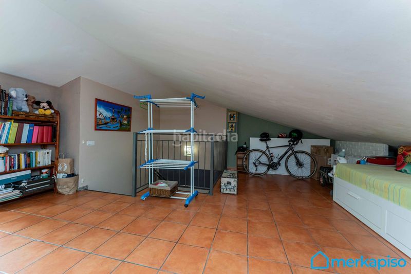 Foto 5b5c74aa-ba15-41df-8903-d1ec15233026. Dúplex amb aparcament a Sant Climent de Llobregat