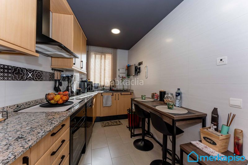Foto a0c590e2-b983-4f96-8837-7b71e3e4f851. Dúplex amb aparcament a Sant Climent de Llobregat
