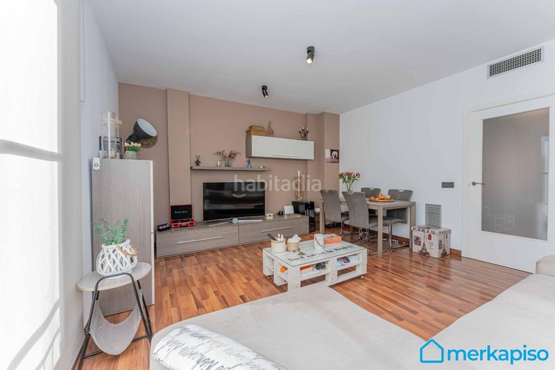 Foto b0766e58-736b-4a9b-b833-1951720c7f81. Dúplex amb aparcament a Sant Climent de Llobregat