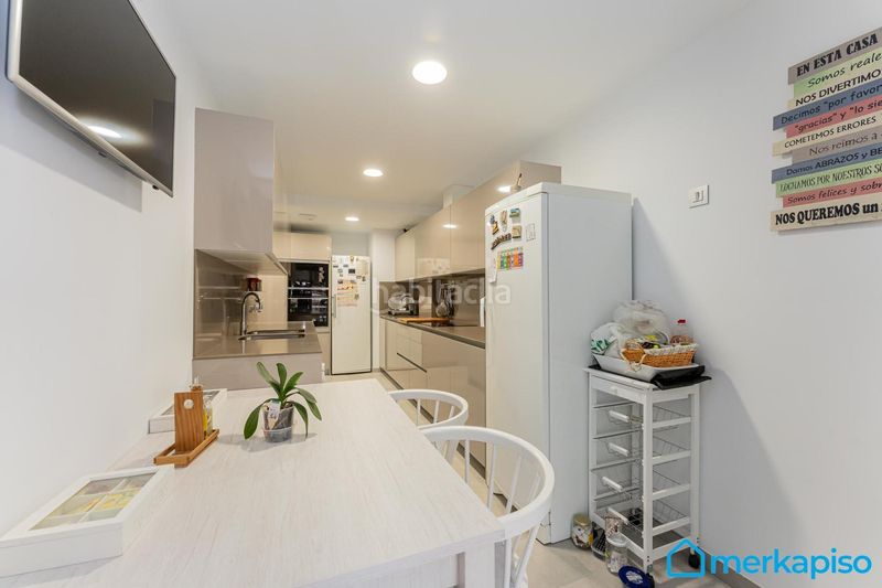 Foto 34dd2404-b34d-4860-81f1-bc64850347e5. Pis amb aparcament a Vilamarina Viladecans