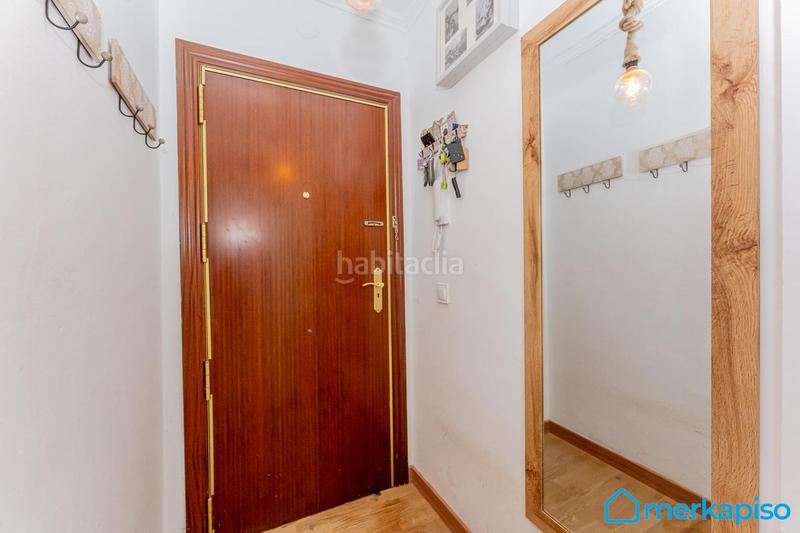 Foto 4b975382-ea33-4d4a-8de9-59a72513c8f6. Ground floor with parking in La Roureda Viladecans