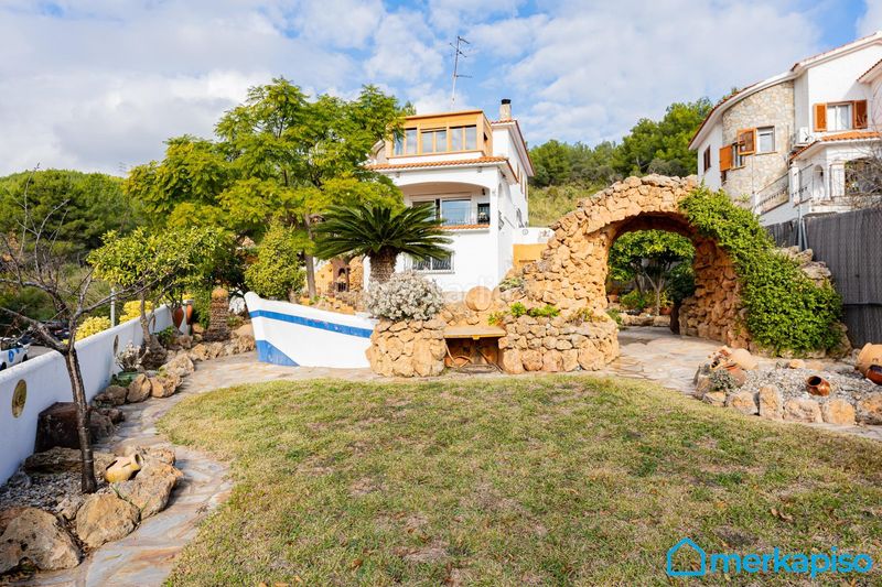 Foto 0faec151-0d06-47e9-8157-c5725c98965f. Masia amb calefacció piscina a La Sentiu Gavà