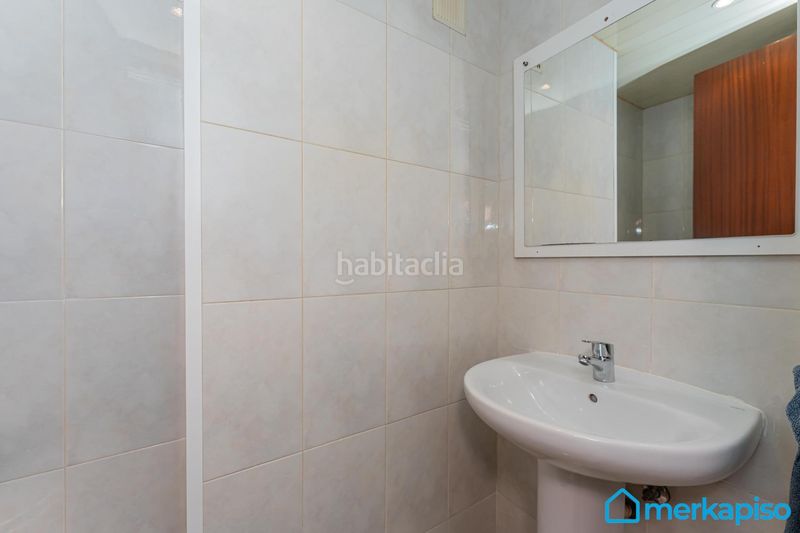 Foto a290181a-228a-4ff0-84ed-d6832b33b253. Pis a Montesa Esplugues de Llobregat