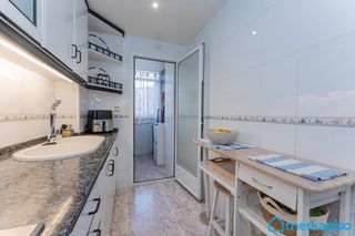 Flat in Montesa. Vivienda en esplugues de tres habitaciones dos baños y ascensor.