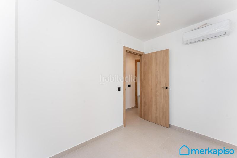 Foto a41f78bf-6829-4c37-a85e-bd5b039b76aa. Casa adossada amb calefacció aparcament a Centre Viladecans
