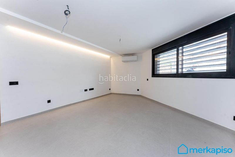 Foto ca238ab1-2507-40f4-a32f-b4b509af764f. Casa adossada amb calefacció aparcament a Centre Viladecans