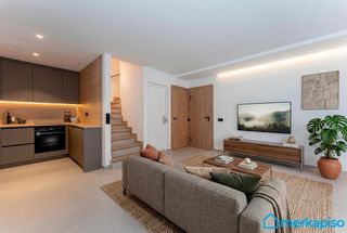 518.150 € — Casa adosada en Centre