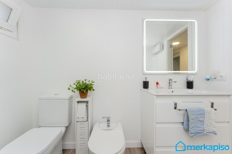 Foto 07e9c6e1-6f48-4645-aa31-67e7430b9833. Casa amb aparcament piscina a Torrent Ballester Viladecans